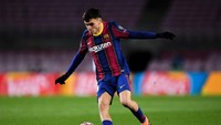 Pedri sempat tidak tergantikan posisinya, alias terus dimainkan. Pada musim 2020/21, dirinya bermain selama 72 laga plus jadi andalan Timnas Spanyol (Getty Images)