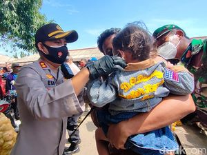 Polisi Bagikan 5.000 Masker Agar Warga Kota Kediri Lebih Disiplin Prokes