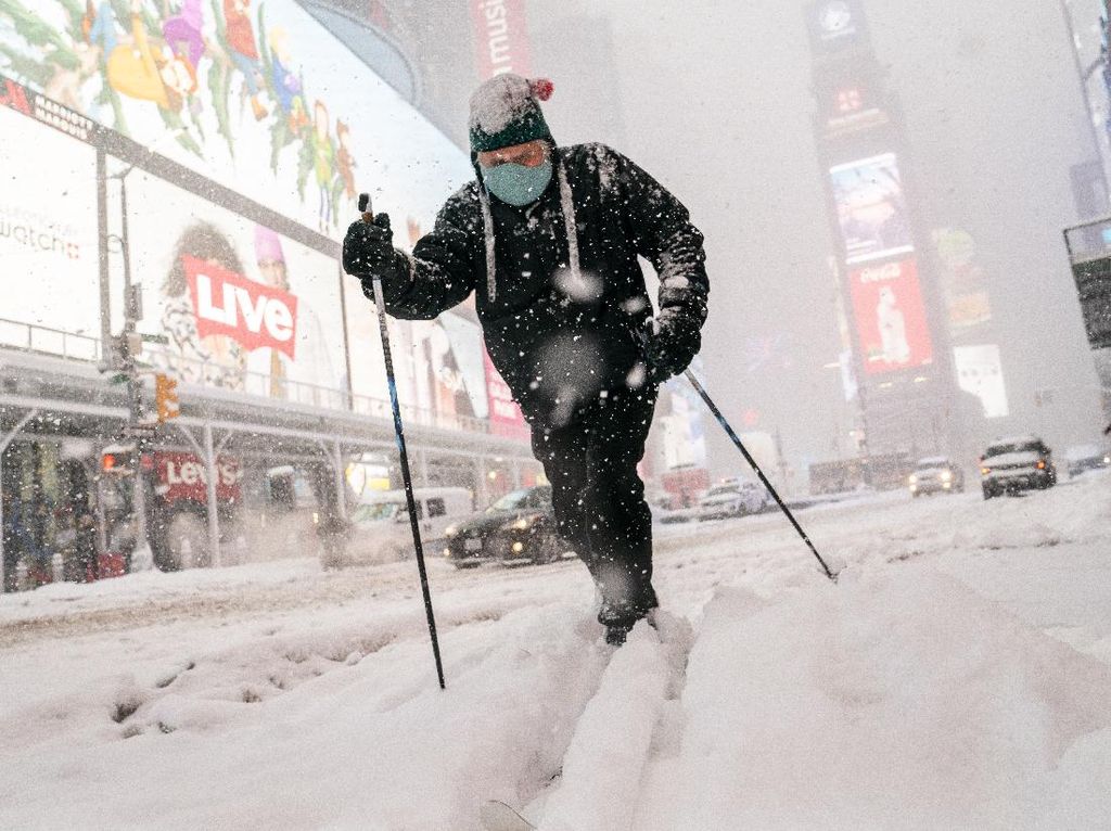 Potret New York Dihantam Badai Salju Potret New York Dihantam Badai Salju