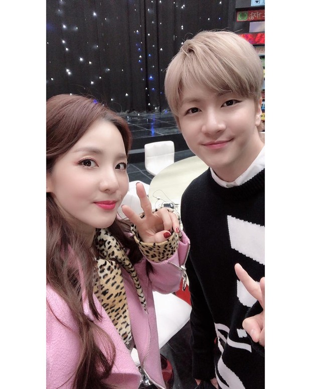 Sandara membagikan selcanya bersama sang adik, Thunder, dalam media sosialnya