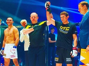 Agama Islam Dihina, Petarung MMA Banting Lawan Usai Duel Kelar Agama Islam Dihina, Petarung MMA Banting Lawan Usai Duel Kelar