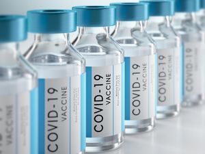 Ulama Iran Klaim Vaksin COVID-19 Bikin Orang Jadi Gay, Benarkah? Ini Faktanya