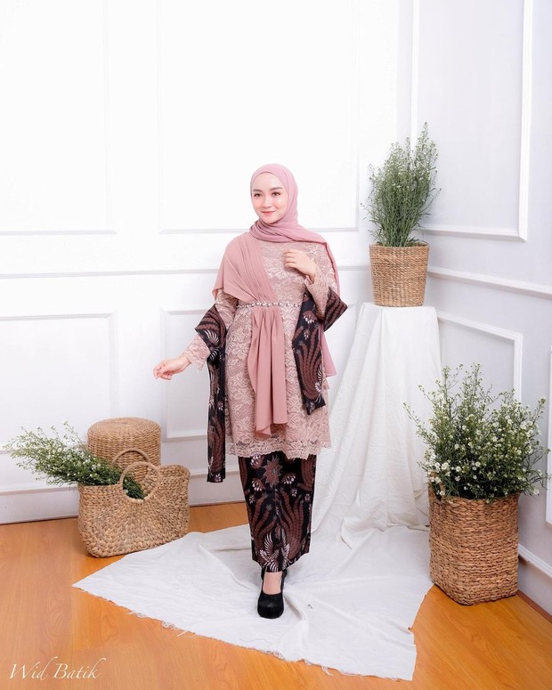 5 Rekomendasi Online Shop Yang Jual Kebaya Modern Untuk Temani Momen Spesialmu