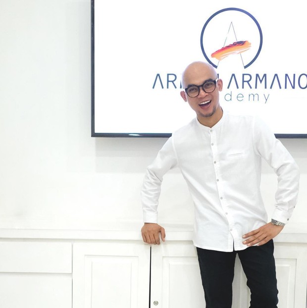 armanarmano/Instagram.com Arman Armano Academy resmi dibuka pada tahun 2018.