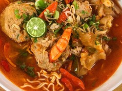 Masak Masak : Bakso Jeletot Kuah Pedas yang Gurih Menyengat
