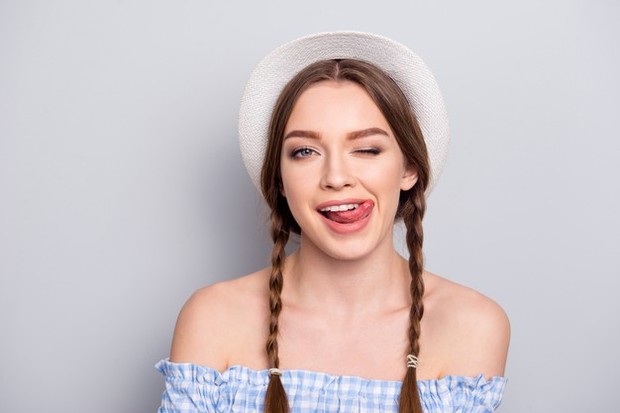 Bibir/freepik.com Hayo, apakah kamu termasuk yang sering melakukan hal ini? jika kamu memiliki kebiasaan menjilat bibir, segeralah hentikan kebiasaan buruk ini.