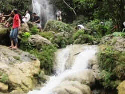 Air Terjun Sri Gethuk, Bidadari Cantik di Balik Hutan Jati