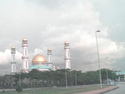 Ayo Merayakan HUT Sultan Bolkiah di Bandar Seri Begawan