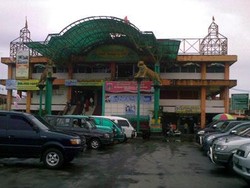 Ayo! Rasakan Kenikmatan Belanja di Pasar Bukittinggi