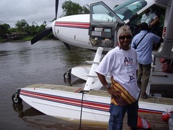Bandara dan Pelabuhan Sungai di Senggo