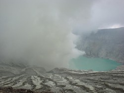 Belajar Mencita di Kawah Ijen