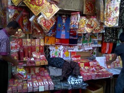 Belanja Imlek, Ayo ke Pasar Petak 9!