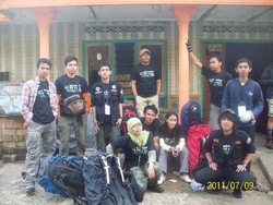 Berdiri di Lautan Awan Putih Merbabu