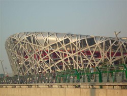 Bermain Layang-Layang di Stadion Olympiade Beijing