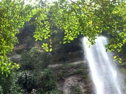 Bermalam di Tengah Lembah Harau