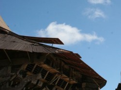 Berpetualang ke Desa Bawomataluo di Nias