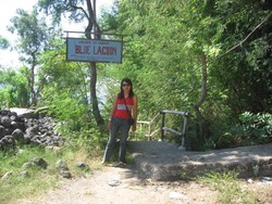 Blue Lagoon, Pantai yang Tersembunyi dengan Pasir Merica