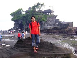 Cantik, Suci, dan Religius Itulah Tanah Lot
