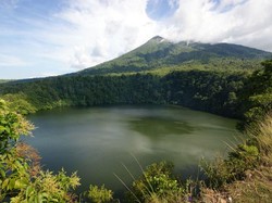 Danau Tolire Besar, Akibat Mabuk-mabukan dan Menghamili Anak Sendiri
