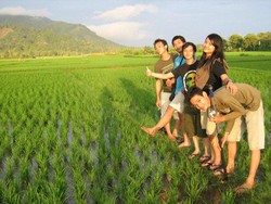 Desa Pelajaran, Desa Pemberi Pelajaran