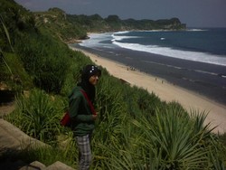 Eksotisme Pantai Nampu