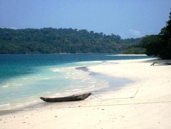 Get Lost in Ujung Kulon With Happy Holiday Trans7