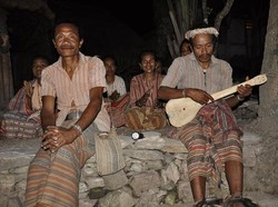 Goa Kristal dengan Aliran Air Jernih didalamnya