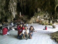 Gua Maria Tritis, Kesyahduan Alam yang Religius