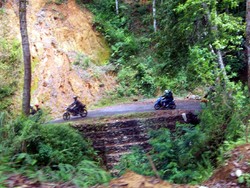 Hati-Hati! Sihir Pantai Santolo