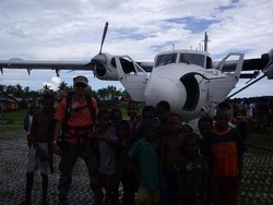 Hinggap Sejenak di Ewer, Lalu Berjalan di Atas Air Menuju Agats