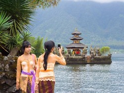 Identitas Bali Terlambangkan dari Cantiknya Pura Ulun Danu