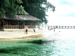 Ingin Tahun Baru yang Berbeda? Ke Pulau Sepa, Yuk!