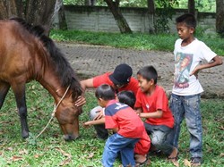 Jalan-jalan Sambil Belajar & Bersihkan Kota Yuk!