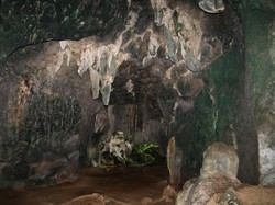 Jejak Zaman Pra Sejarah Terekam di Goa Tiangko