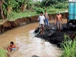 Kisah Para Penambang Pasir Desa Ceruk di Natuna