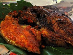 Kuliner Pantai Laskar Pelangi, Si Penggoda Lidah!