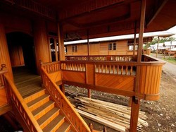 Lihat dan Bawa Pulang Rumah Kayu di Desa Woloan, Tomohon