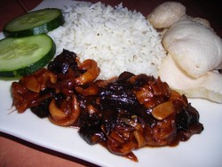 Makan Nikmat di Kedai Hemat, Yogyakarta