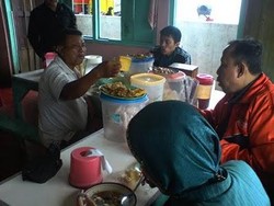 Mantapnya Pecel Lele Warung Makan Ibu Hj. Nafsiyah, Jepara