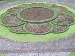 Melepas Penat di Taman Bunga Nusantara