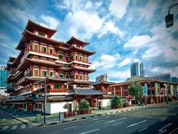 Melihat Gigi Sang Buddha