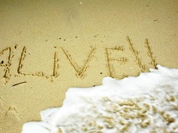 Menaklukkan Liarnya Teluk Kiluan