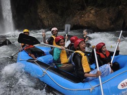 Menantang Jeram Sungai Pekalen