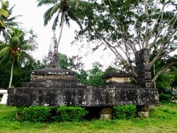 Mengenal Batu Kubur Sumba