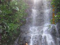 Menjajaki Curug Cilember