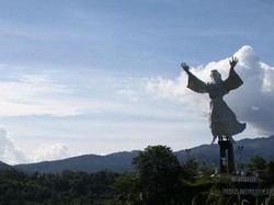 Monumen Yesus Memberkati