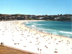 Natal Ala Backpacker di Pantai Bondi, Australia