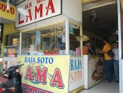 Nikmatnya Soto Sokaraja