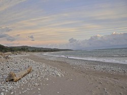 Pantai Batusela di tengah tengah keindahan Desa Sumlili