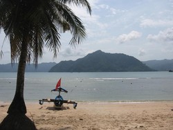 Pantai Karanggongso, Pantai Nan Indah dan Tenang